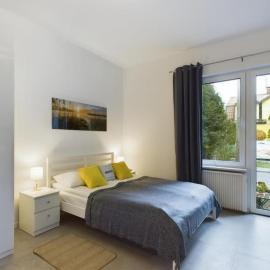 Cozy Studio with Parking - Sleeps 4 - Near Warsaw Airport