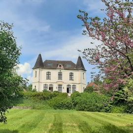 Les Tourelles, hotel v destinácii Contes