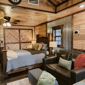 Love Me Still, hotel em Broken Bow