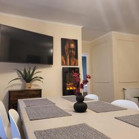 Davids place 2, Hotel in Floreşti