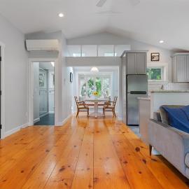 Romantic Cottage by Ocean, Bay, Cape Cod Rail Trail!