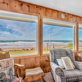 Beach Bungalow - Roads End, hotel din Lincoln City