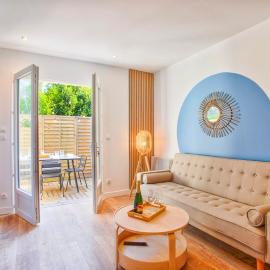 Charming little townhouse by the sea, hotel Varaville városában
