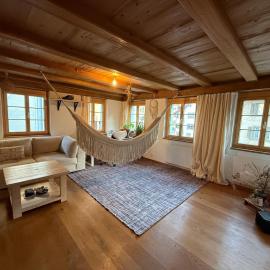 Central Private 2-Bedroom Apartment in Schwyz, hotell i Schwyz