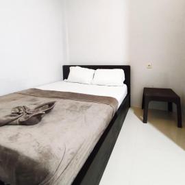 The Silas Room Mitra RedDoorz, hotel u gradu Tjakranegara