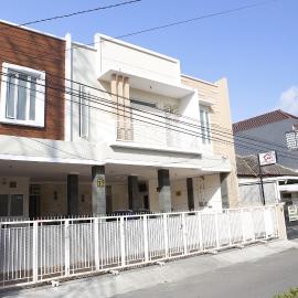 linns house borobudur syariah malang โรงแรมในBlimbing