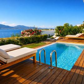 Villa Rika Seaside Villa, Pool, 3 Bedroom Near Promenade