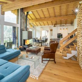 Luxury Home Panoramic view Fireplace Sauna Garden, hotel u gradu Grächen