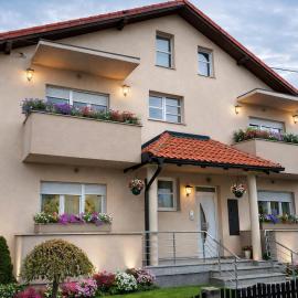 President 034, Hotel in Aranđelovac