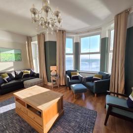Glan y Mor, Sleeps 20, 8 Bedrooms, 8 Bathrooms, Seafront, Criccieth