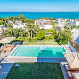 Villa Verde Azura، فندق في Bin Rhilouf