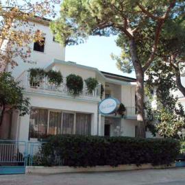 Hotel Pensione Ornella, hotel in Cesenatico