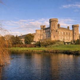 Barmeath Castle Guest House โรงแรมในDunleer