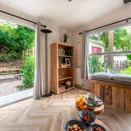 Canary Cottage Wellness - Sauna & Hottub, hotel in Hoenderloo