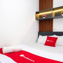 RedDoorz at Simple Stay Malang, hótel í Blimbing