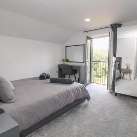 Viesnīca The View - Peaceful Duplex Apartment with Views, Parking & Wifi pilsētā Nanītona