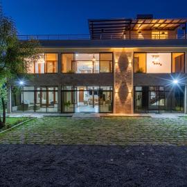 OSOTUA Villa 18 Home Hotel Nanyuki 7 Bedrooms 14 Guests, hotel u gradu 'Nanyuki'