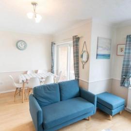 Lansdowne - Charmouth Sea Retreat, hotel in Charmouth