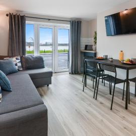 Modern Galway Apartment Sleeps 4 with Walk to City & Parking