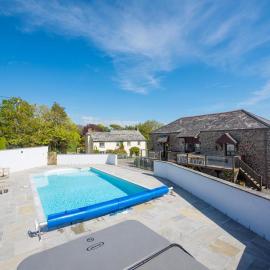 5 Bed in Marhamchurch oc-h34744, hotel in Marhamchurch