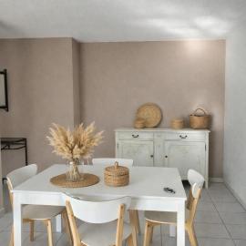 Appartement lumineux avec terrasse et parking à 5 min du centre ville, hotel in Salies-de-Béarn