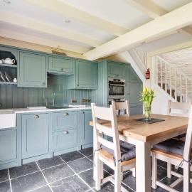 2 Bedroom Cottage Close to Perranporth Beach, hotel en Roche