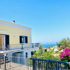 Villa Nolelu, hotelli kohteessa Barano dʼIschia