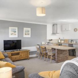 Beach House & Garden in St Merryn Private Parking