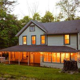The Swiss Hill Farmhouse - 5 Bedrooms w Hot Tub, hotel en Jeffersonville