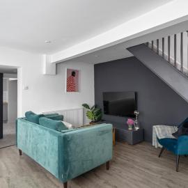 Modern Cottage in Central Exeter, hotel di Dean