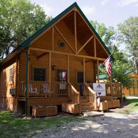 Charlie Long Cabin - Active Heroes, hotell sihtkohas Shepherdsville
