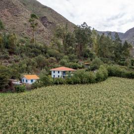 Luxury refuge with jacuzzi and epic views, Hotel in Huayllabamba