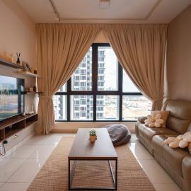 Eco Nest at Eco Botanic, 2km to Legoland Malaysia, 200 Shops Downstairs, 7Pax, Johor Bahru