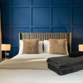 Long Stay Town Centre Deluxe King Apartment