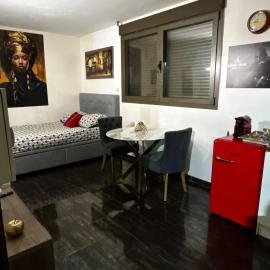 Résidence P&C Studio Douillet à Neuilly-sur-Marne, hotel in Neuilly-sur-Marne