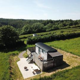 Charming Hut with Outdoor Bath & Decking Sea Views, hotel a Sidmouth