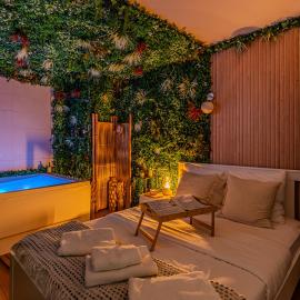 La Boétie, Cocon Central, Double Balneo Bathtub
