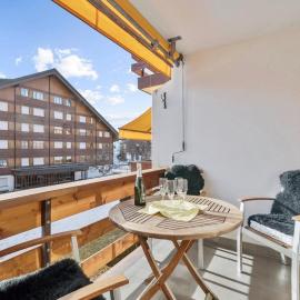 Central flat in Villars sur Ollon, Amethyste, for 4, with two double beds, balcony and 75m to ski-train
