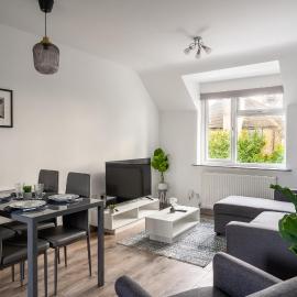 Spacious 3BR Apartment, Near Gerrards Cross, Free Parking, Fast WIFI, hotel in Chalfont Saint Peter