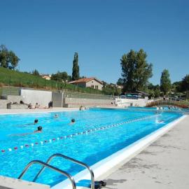ZEcamping 2 étoiles avec animaux acceptés et piscine chauffée, хотел в Saint-Didier-en-Velay