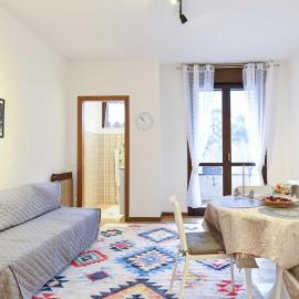 HOST4U - ANGOLO TERME Beautiful Apartment with Parking, hotel a Angolo Terme