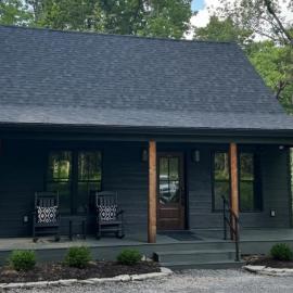Modern 2BR Cabin w Hot Tub Near Carbondale, hotel di Carbondale