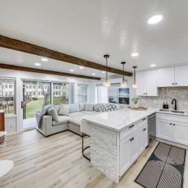 Seasonal Pool & Marina! Condo on Lake Pend Oreille, hotel en Sandpoint