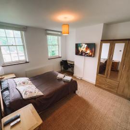Lush Private Rooms Colindale London, hotel a Colindale