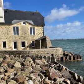 Vivez au Gré des Marées – hotel w mieście Quettehou