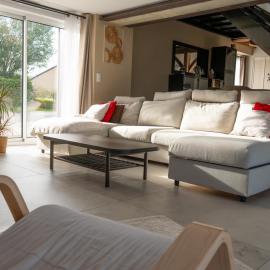 Maison de Charme avec Jacuzzi & Jardin, hotel em Guipel