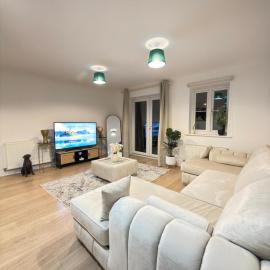 Oak House No15 Scotland Road 5BR Parking