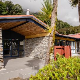 Haka House Franz Josef, hotel in Franz Josef