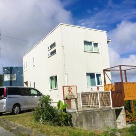 空海山の自然豊かな景色が見渡せる常夏の沖縄にある貸別荘Ann, hotel a Nakijin