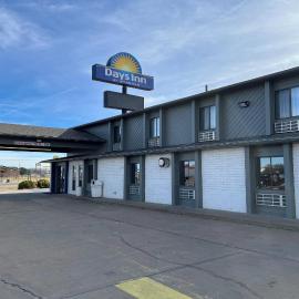 Days Inn by Wyndham Salina I-70, ξενοδοχείο σε Salina